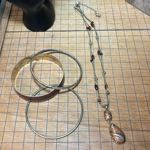 Enameled Metal Pendant 18”L Necklace w 3 Bangles 2.75”D Classy Bohemian EVC - Picture 6 of 16